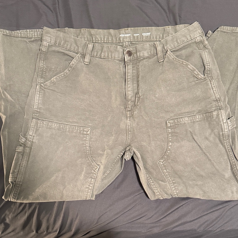 Old Navy Men's Olive Cargo Pants